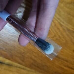 NEW! Elizabeth Mott Tapered Blending Brush